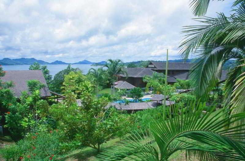 Aiman Batang Ai Resort & Retreat Lubok Antu Kültér fotó